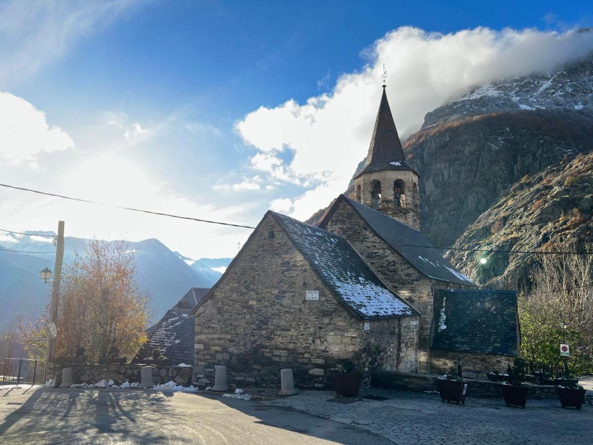 Casa De Piedra Con Encanto En El Bonito Pueblo De Bagergue Villa Kültér fotó