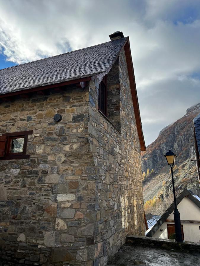 Casa De Piedra Con Encanto En El Bonito Pueblo De Bagergue Villa Kültér fotó