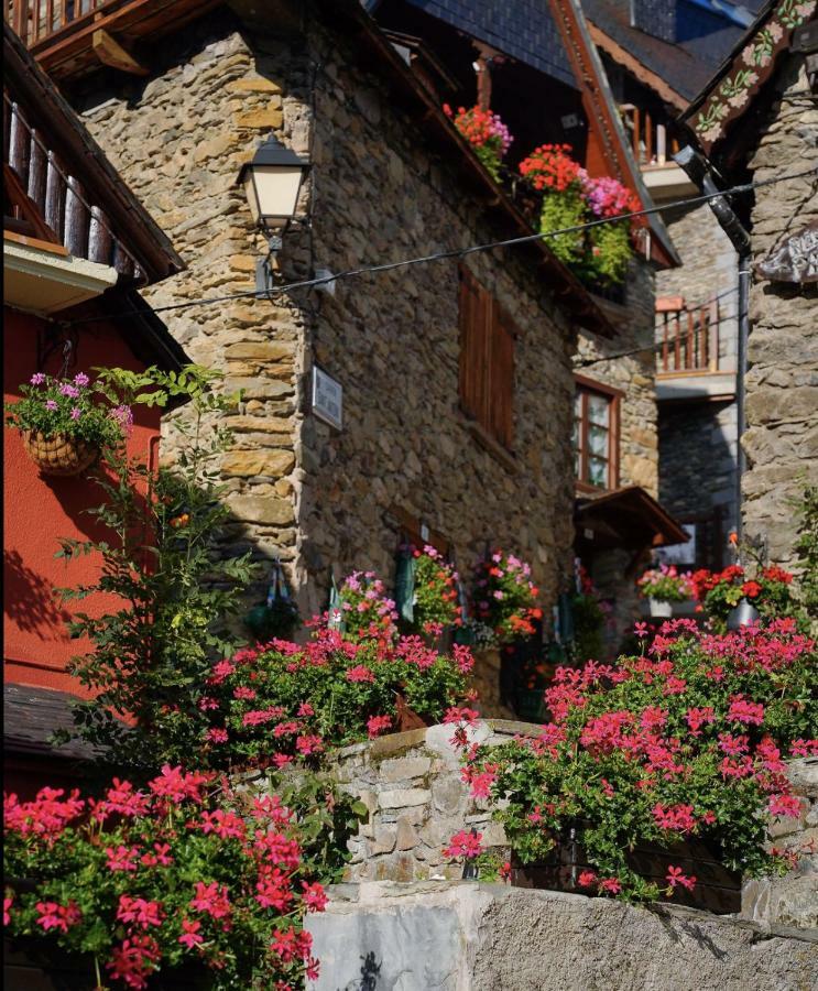 Casa De Piedra Con Encanto En El Bonito Pueblo De Bagergue Kültér fotó