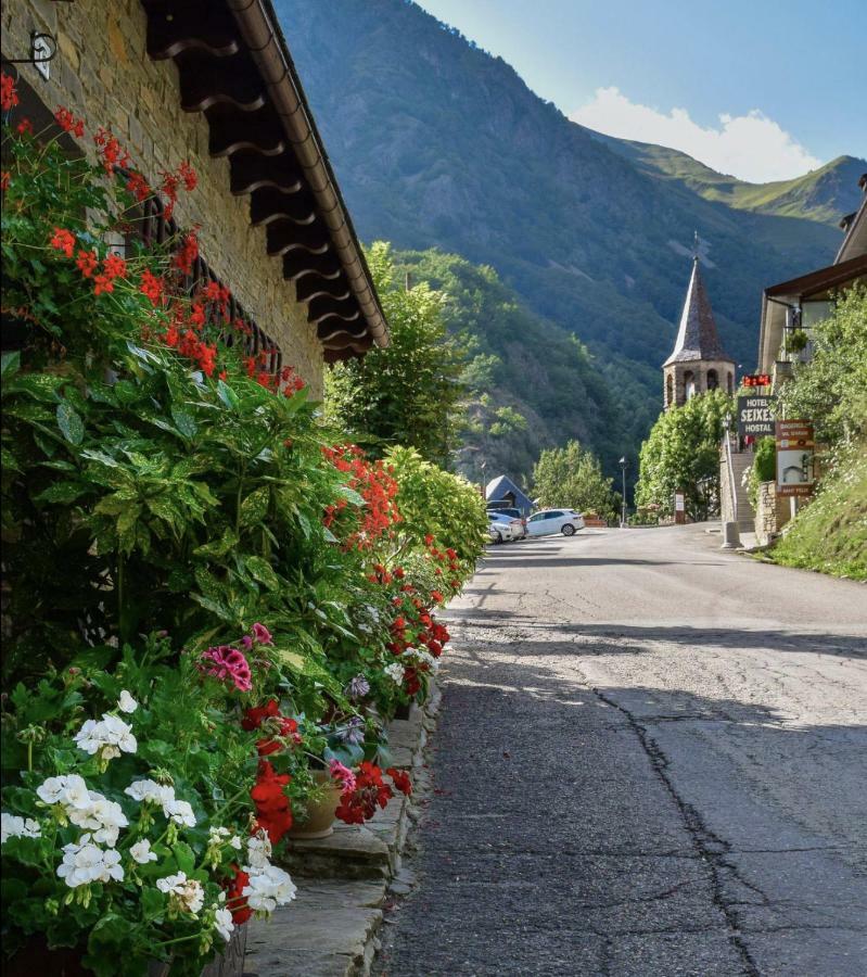 Casa De Piedra Con Encanto En El Bonito Pueblo De Bagergue Villa Kültér fotó